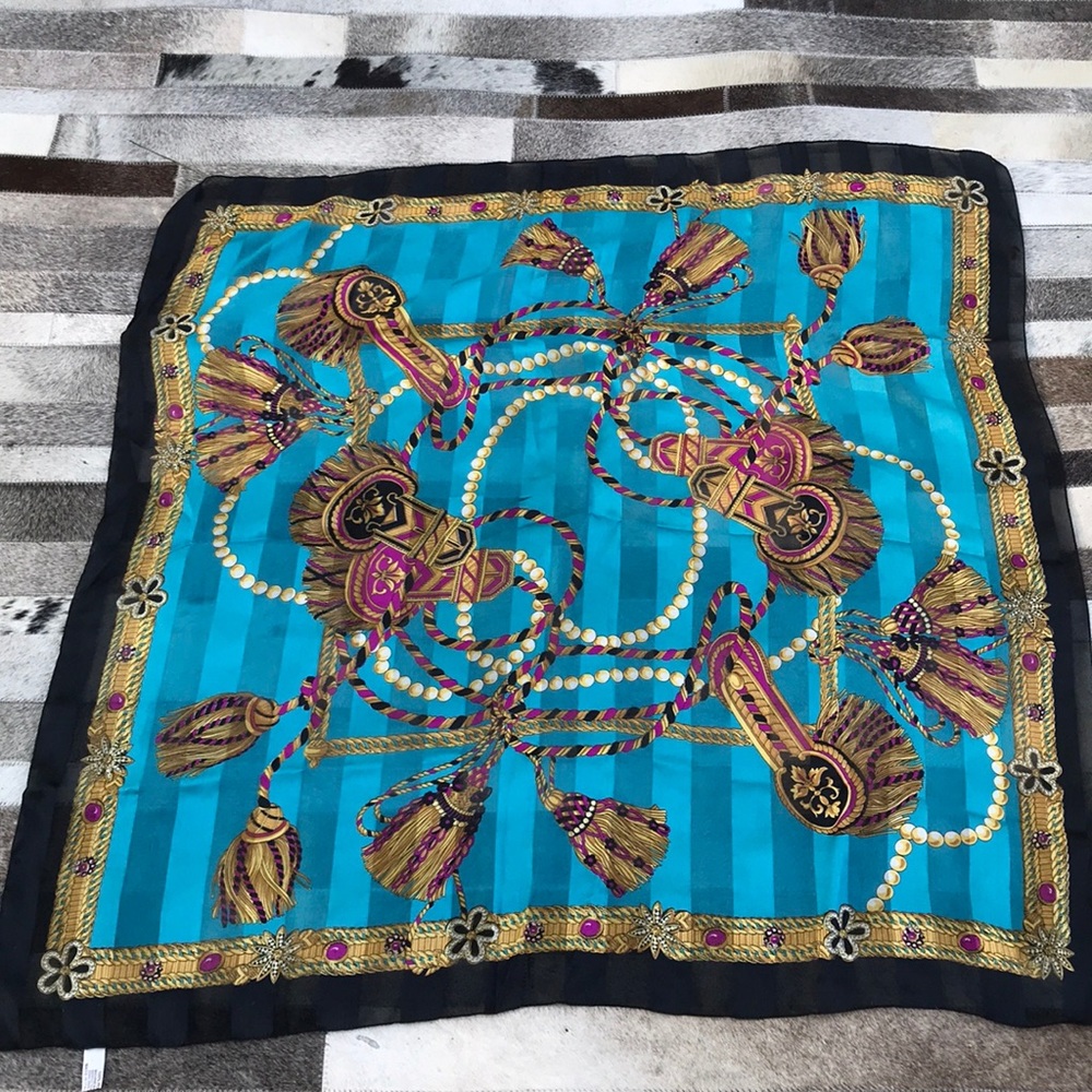 Italian stunning scarf